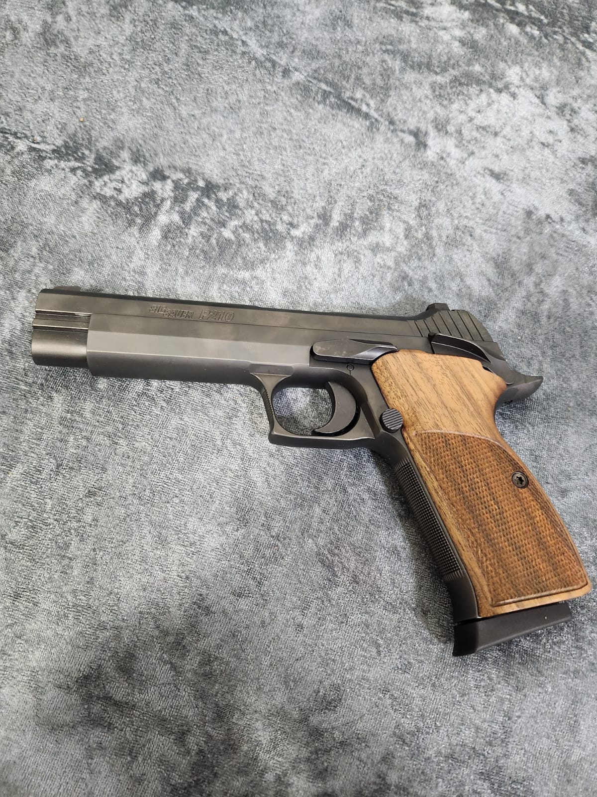 P210