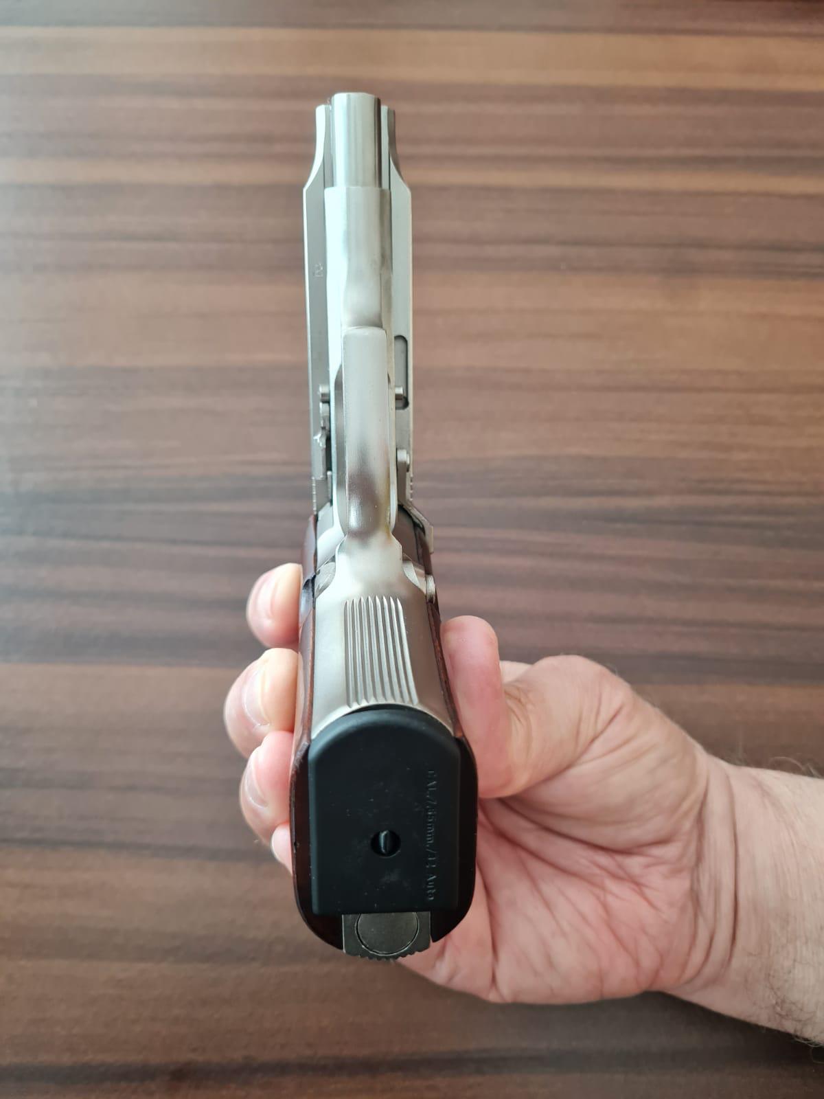 Yargı Mensubunun Koleksiyonundan Beretta F81 İnox Modeli