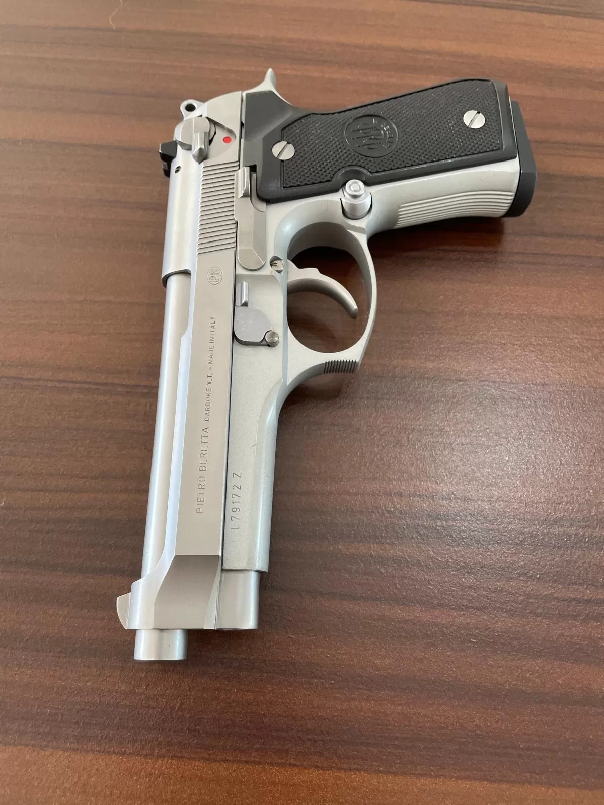 Yargı Mensubunun Koleksiyonundan Beretta 92 Fs İnox Modeli