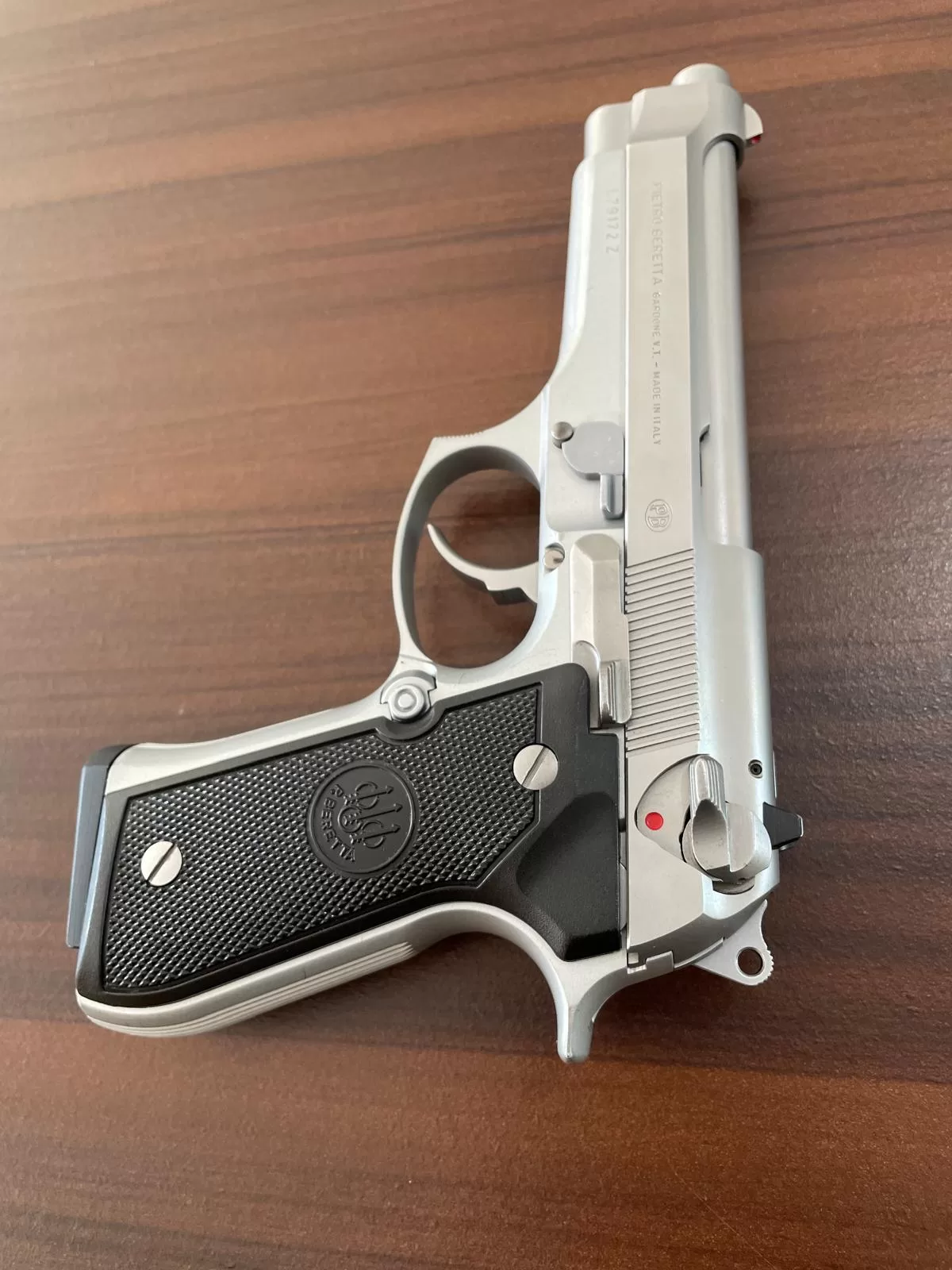 Yargı Mensubunun Koleksiyonundan Beretta 92 Fs İnox Modeli