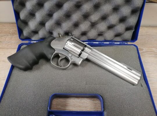 Smith&Wesson Mod R 686-6 Mükemmel bir Revolver