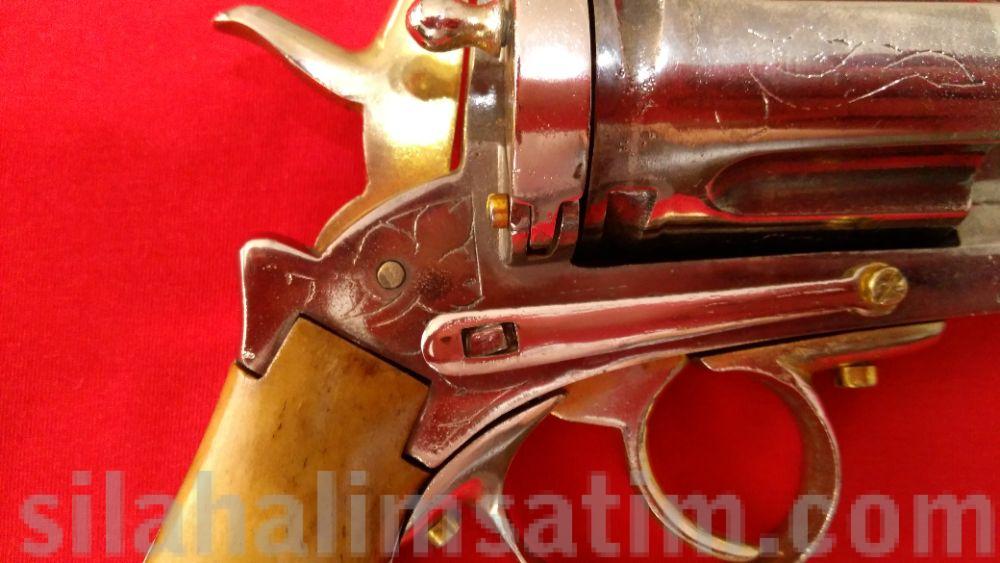 Vero Montenegro 45454 iki ülkede aynı numaralı ikiz tabanca