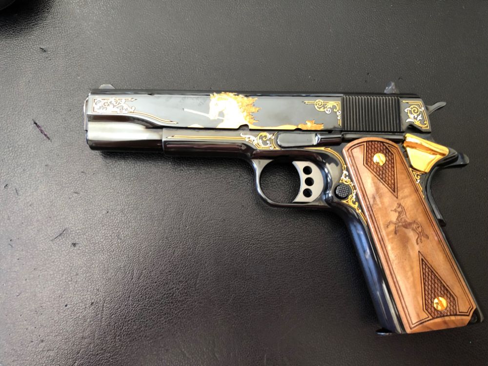 Özel seri koleksiyonluk Colt Rampant 1911 .45 ACP