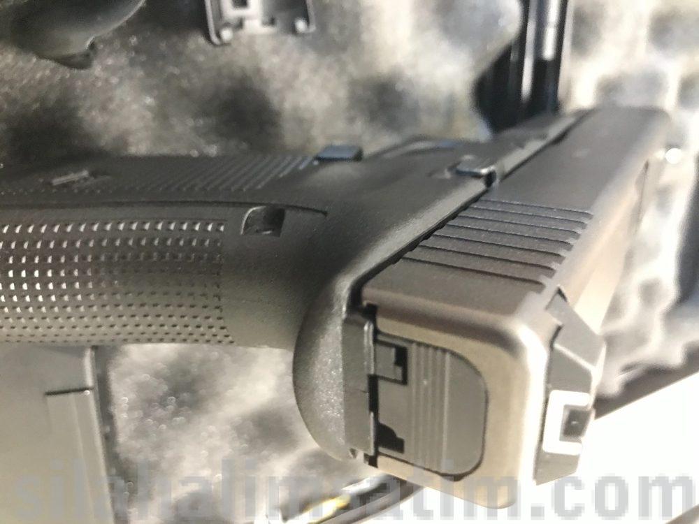 Glock 19 Gen 4 tertemiz kutusunda muhafaza edilmiştir.