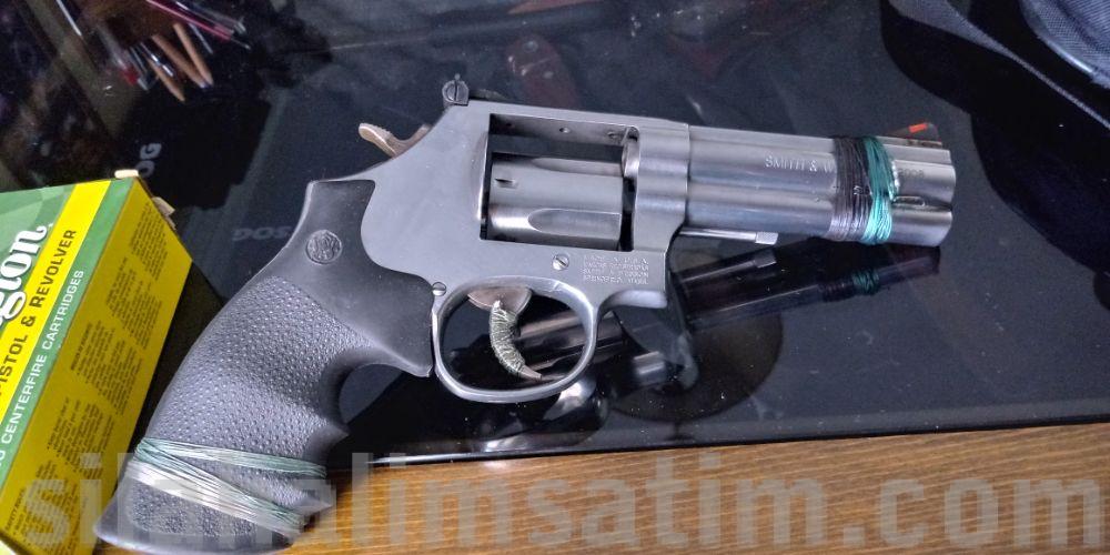 Smith and wesson 686 4" 357 magnum