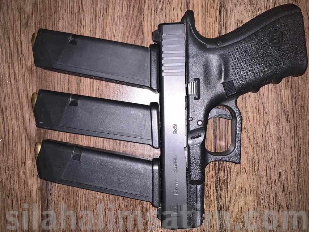 Az kullanılmış Glock 19 Gen 4 (3 şarjör, 40 mermi ve deri kılıflı)