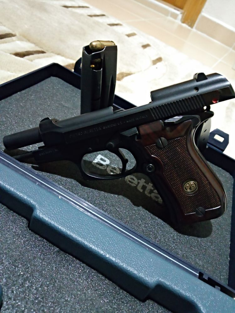 Beretta f81 7.65 mm 12+1Taşıması en rahat,en emniyetli ve çok etkili bir silah .tamamen orjinal ilk gunki gibi