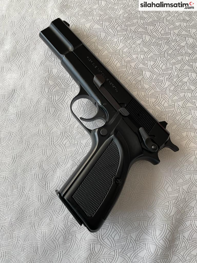 Yargı mensubunun koleksiyonundan Belçika Browning silah
