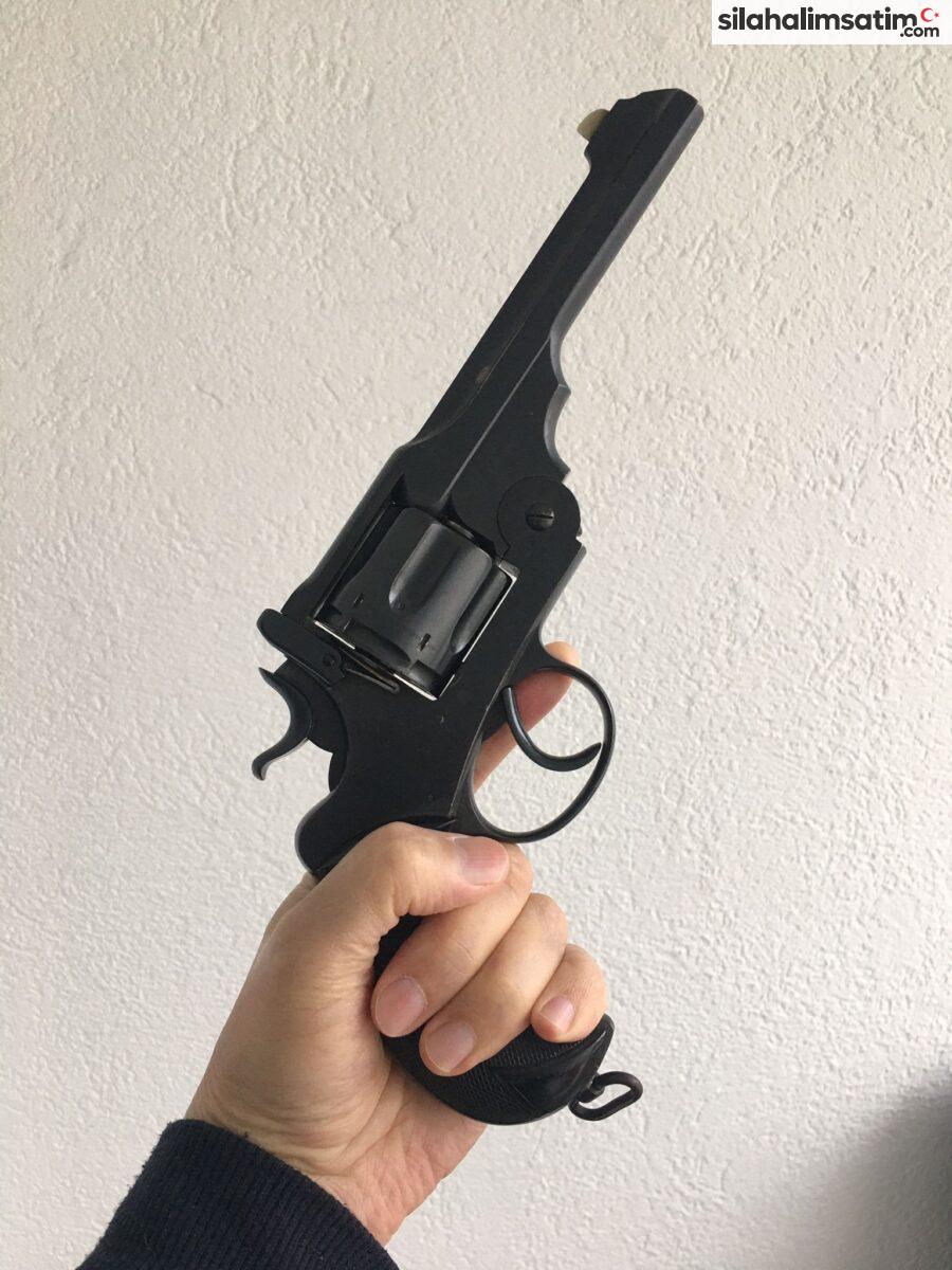 webley-revolver