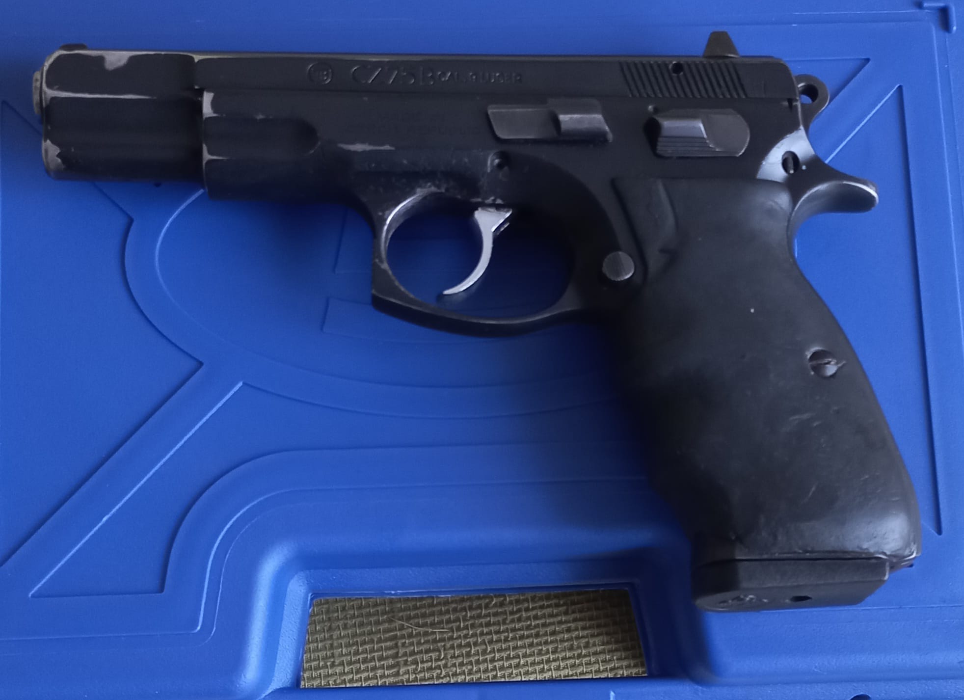 Polis Memurundan CZ75