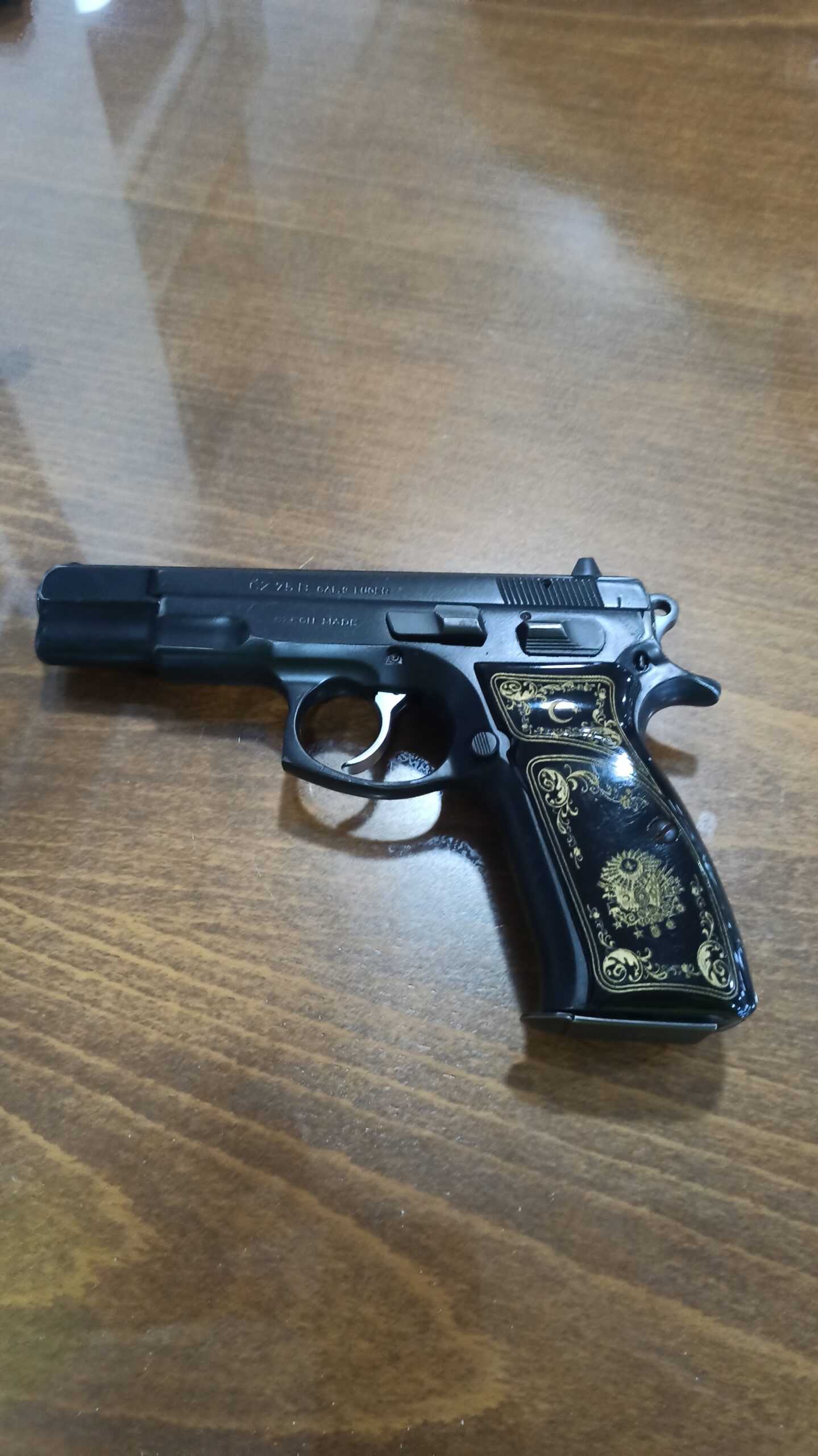 Kamu Görevlisinden Temiz CZ-75B