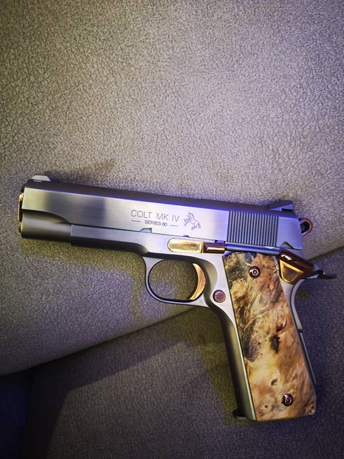 Colt  Combat Commander 45 Acp 4,25"