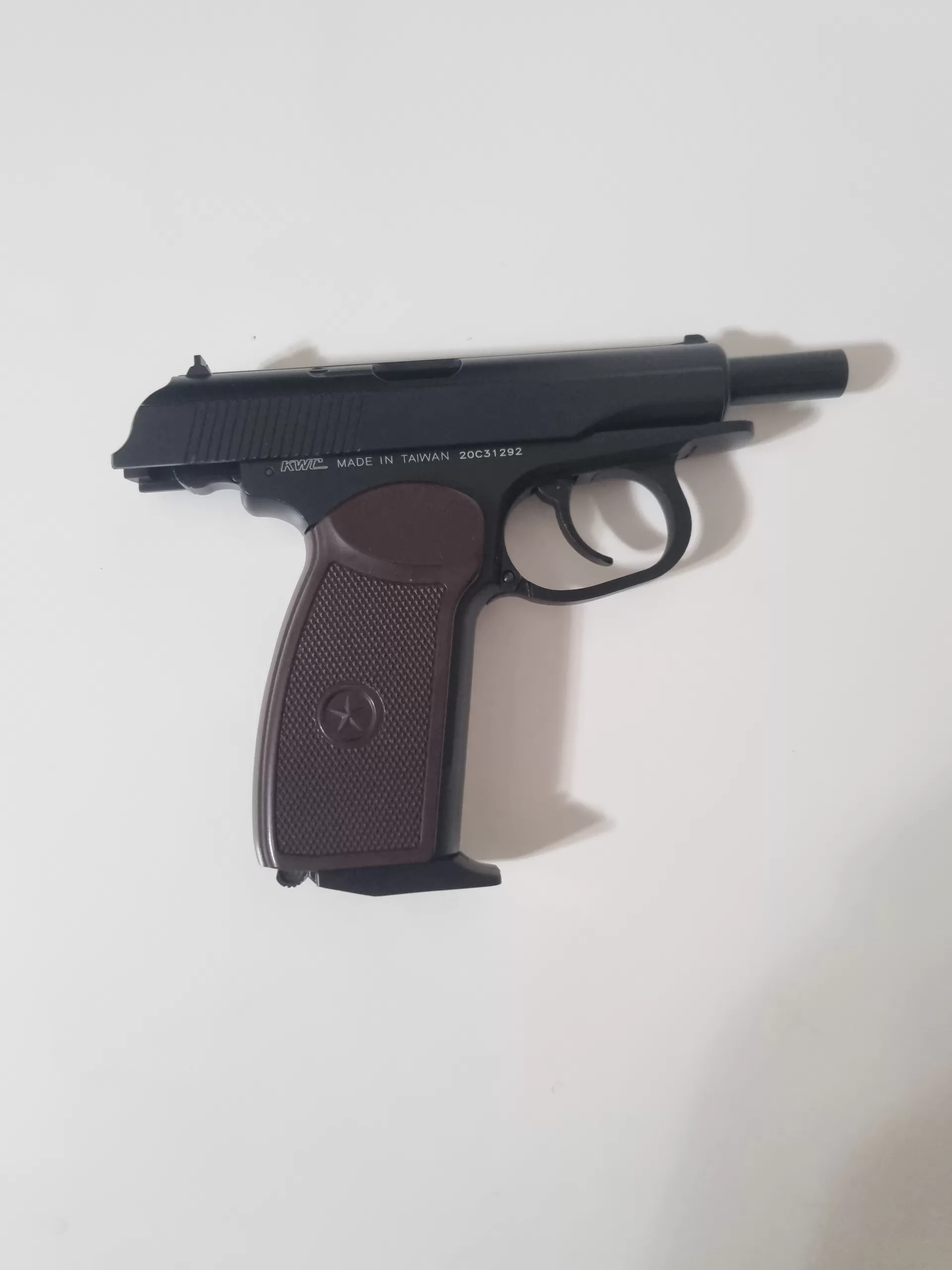 KWC MAKAROV BLOWBACK 4.5 CELIK BB TABANCA(gamo p900 IGT 4.5 pellet tabanca hediyeli)