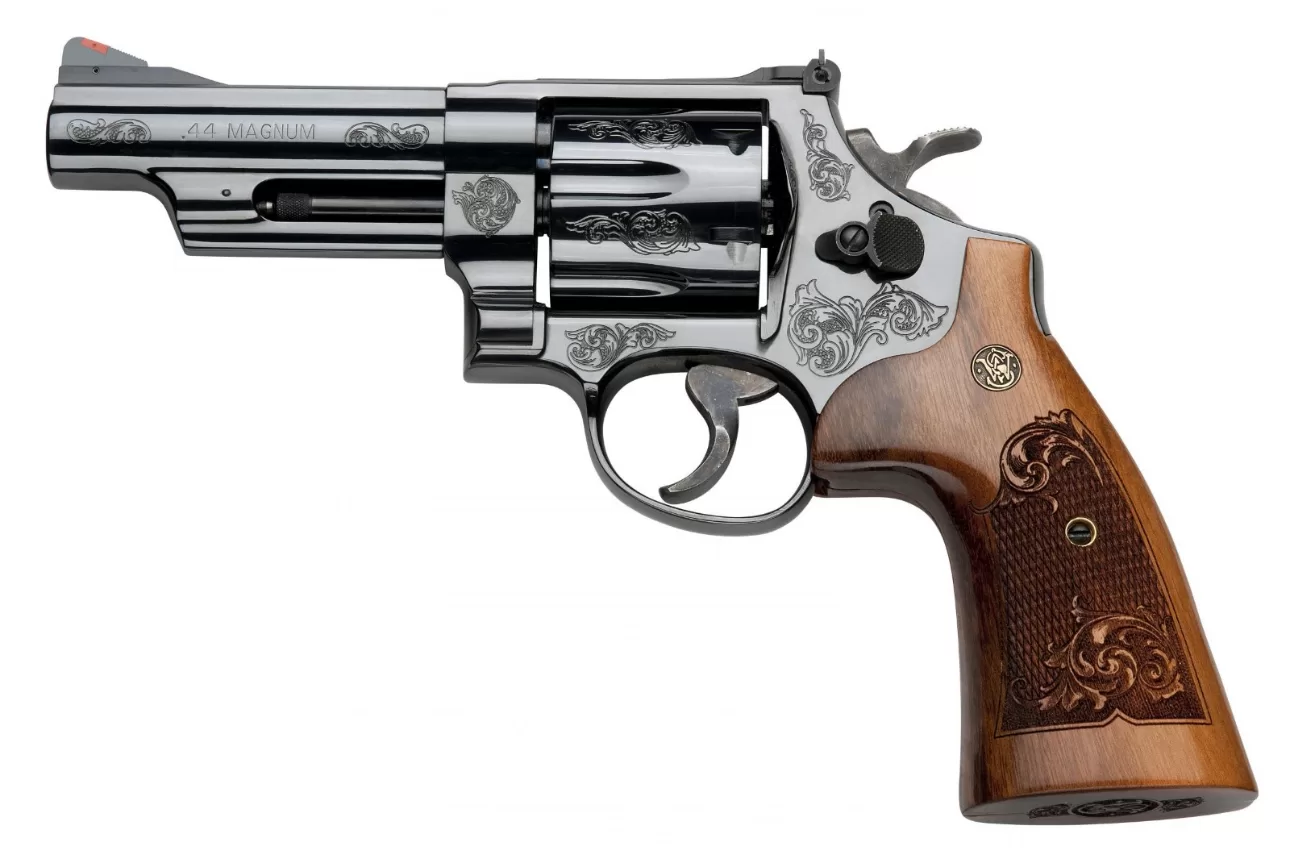 smith & wesson model : 29 10 , Özel üretim ve permi ile usan getirildi. 44 magnum , 4 İnch. fabrİkasyon customer made Özel İŞlemelİ sifir kutusunda tÜm aksesuarlari İle . tr de tek .